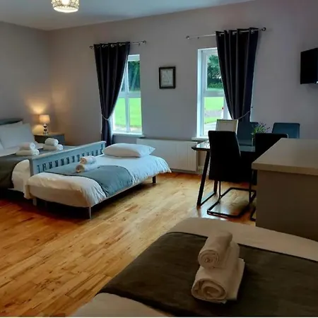 Ballyhoura Farm Escape Experience With Alpacas & Fairy Forest Kwatera prywatna *