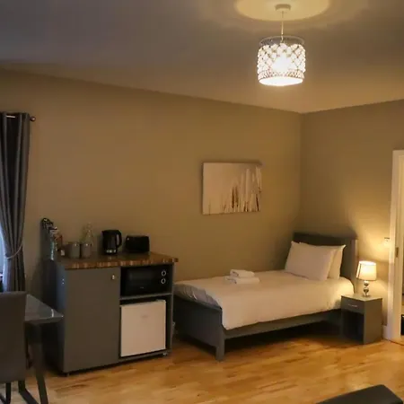 Ballyhoura Farm Escape Experience With Alpacas & Fairy Forest Alloggio in famiglia *