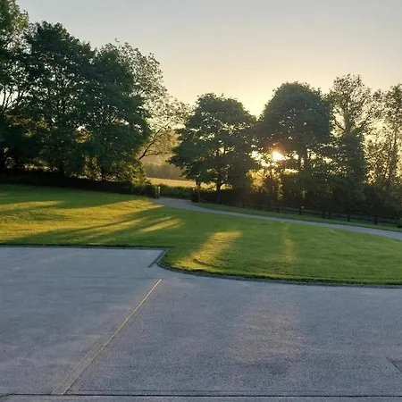 Alloggio in famiglia Ballyhoura Farm Escape Experience With Alpacas & Fairy Forest *