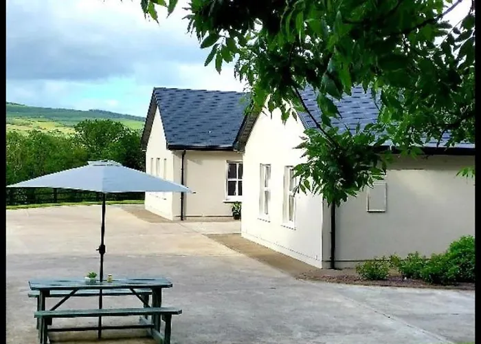 Ballyhoura Farm Escape Experience With Alpacas & Fairy Forest 홈스테이 *